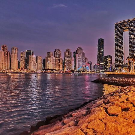 Seaview Beach Hostel Jbr - Walk To Beach - Gym - Pool - Metro Station Дубай Екстериор снимка