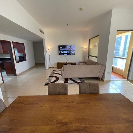 Seaview Beach Hostel Jbr - Walk To Beach - Gym - Pool - Metro Station Дубай Екстериор снимка
