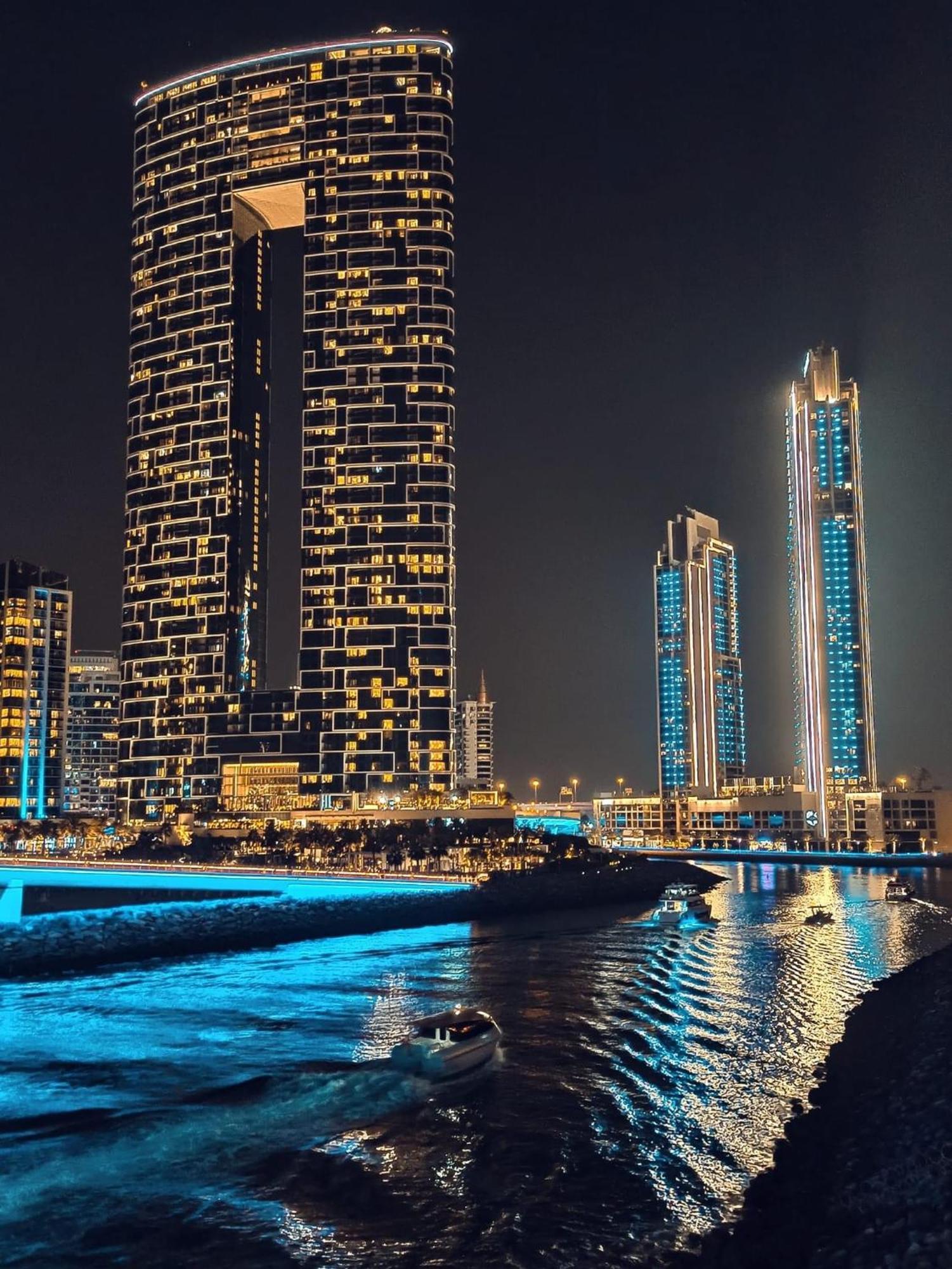 Seaview Beach Hostel Jbr - Walk To Beach - Gym - Pool - Metro Station Дубай Екстериор снимка