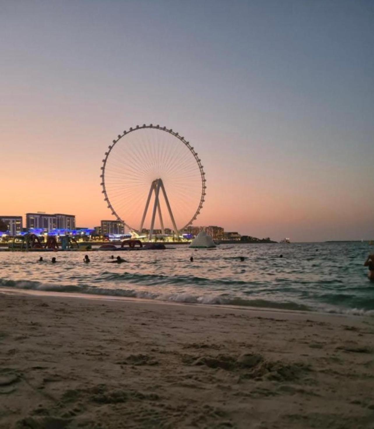 Seaview Beach Hostel Jbr - Walk To Beach - Gym - Pool - Metro Station Дубай Екстериор снимка