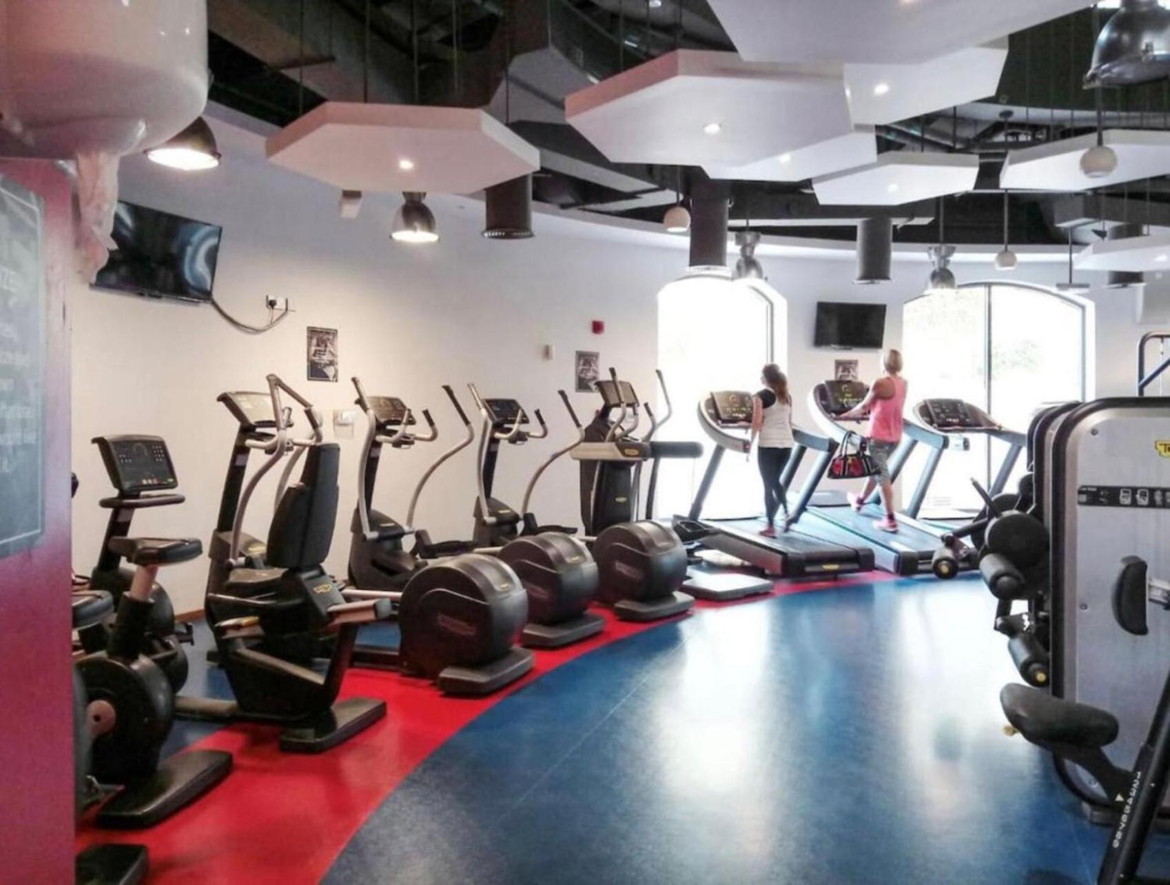 Seaview Beach Hostel Jbr - Walk To Beach - Gym - Pool - Metro Station Дубай Екстериор снимка